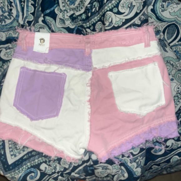 Portili Shorts - Picture 4 of 4